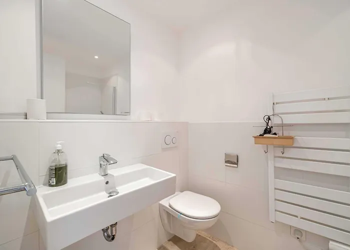 Apartman Charming On Boulevard Alexandre Iii