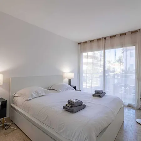 Charming On Boulevard Alexandre Iii Cannes